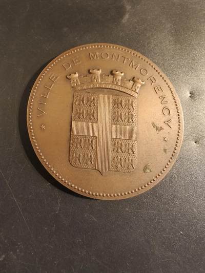 老王徽章第171期 - 法国蒙莫朗西市大铜章     直径68mm    重量131.5g