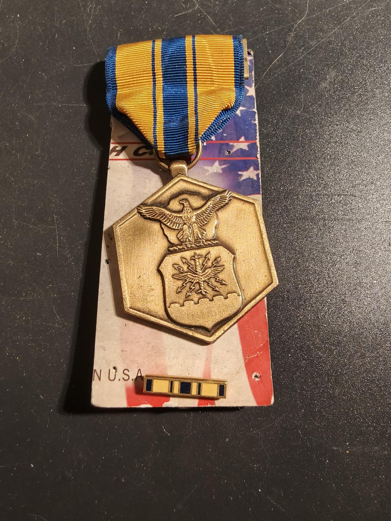 老王徽章第171期 美国空军军事功绩奖章     带珐琅略