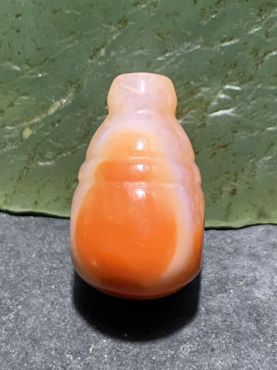 川料南红玛瑙通货一体佛头三通一个，