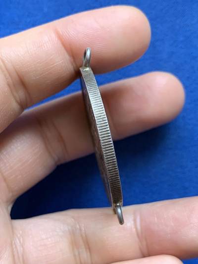 《竞宝斋》第449场 周日，周一，周二  3场连拍 （全场包邮，欢迎送拍） 明治三年日本龙洋，原味五彩，包浆极美，细节见图。