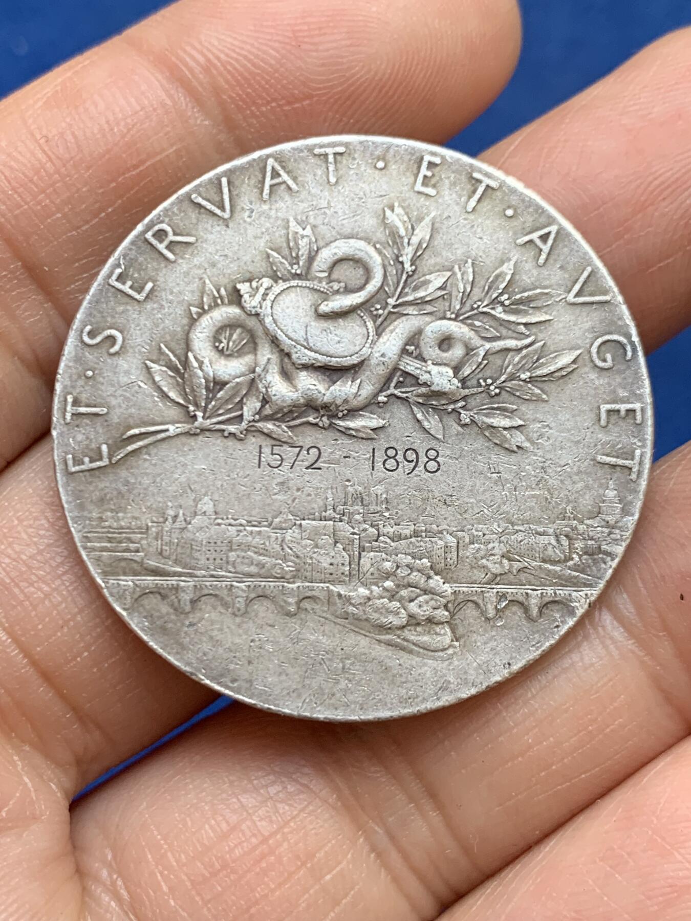 《竞宝斋》第449场 周日，周一，周二  3场连拍 （全场包邮，欢迎送拍） 法国1898年巴黎证券交易所纪念银章，Roty罗蒂作品，丰饶角AR，37mm，20.3克