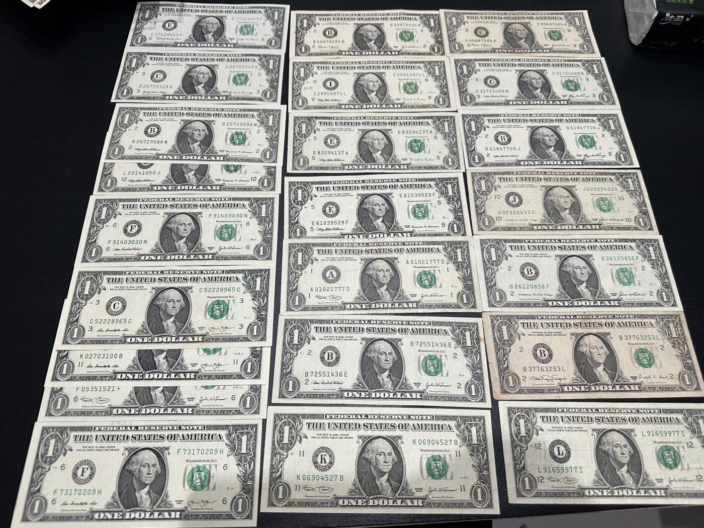 《外钞收藏家》第五百九十六期（精品大拍场）（本平台长期征集拍品、欢迎藏友们联系合作）