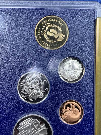 《竞宝斋》第449场 周日，周一，周二  3场连拍 （全场包邮，欢迎送拍） 澳大利亚1986年官方精制套币 盒证全