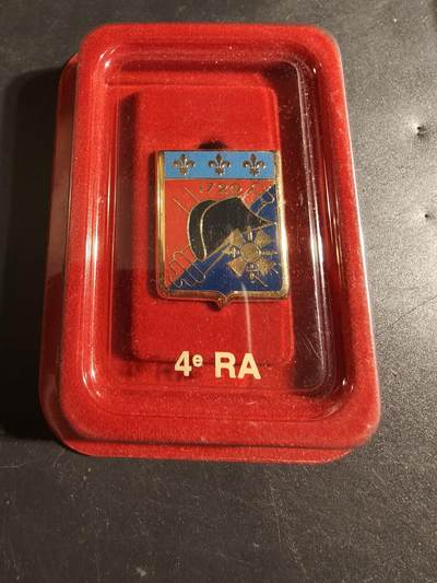 老王徽章第171期 - 法国第4炮兵团证章    原盒