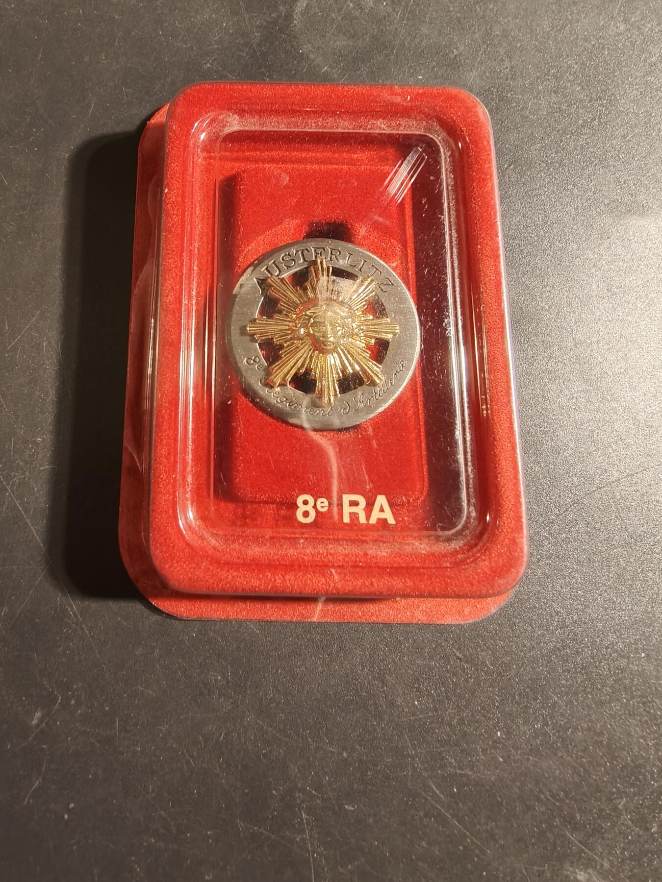 老王徽章第171期 法国第8炮兵团证章   原盒