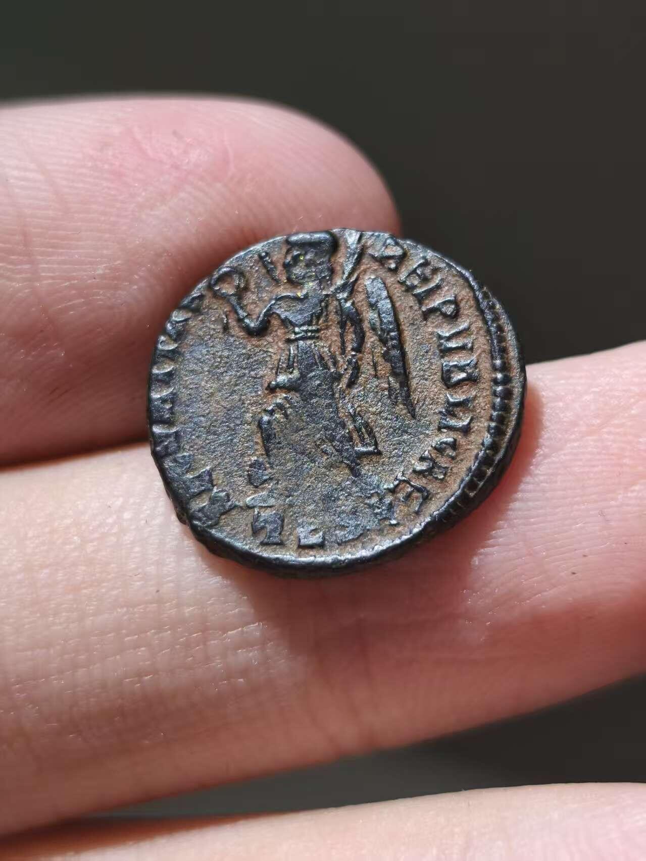 星盘世界钱币十二月二十七日古典币专场 瓦伦提尼安二世或一世铜币背胜利女神