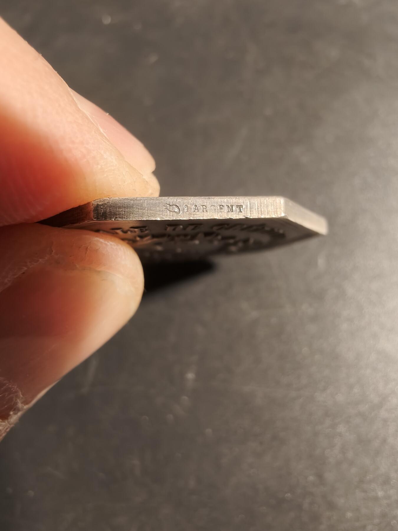 老王徽章第171期 1859年法国工商业信贷银行八角银章     950银    直径37mm     重量22.5g