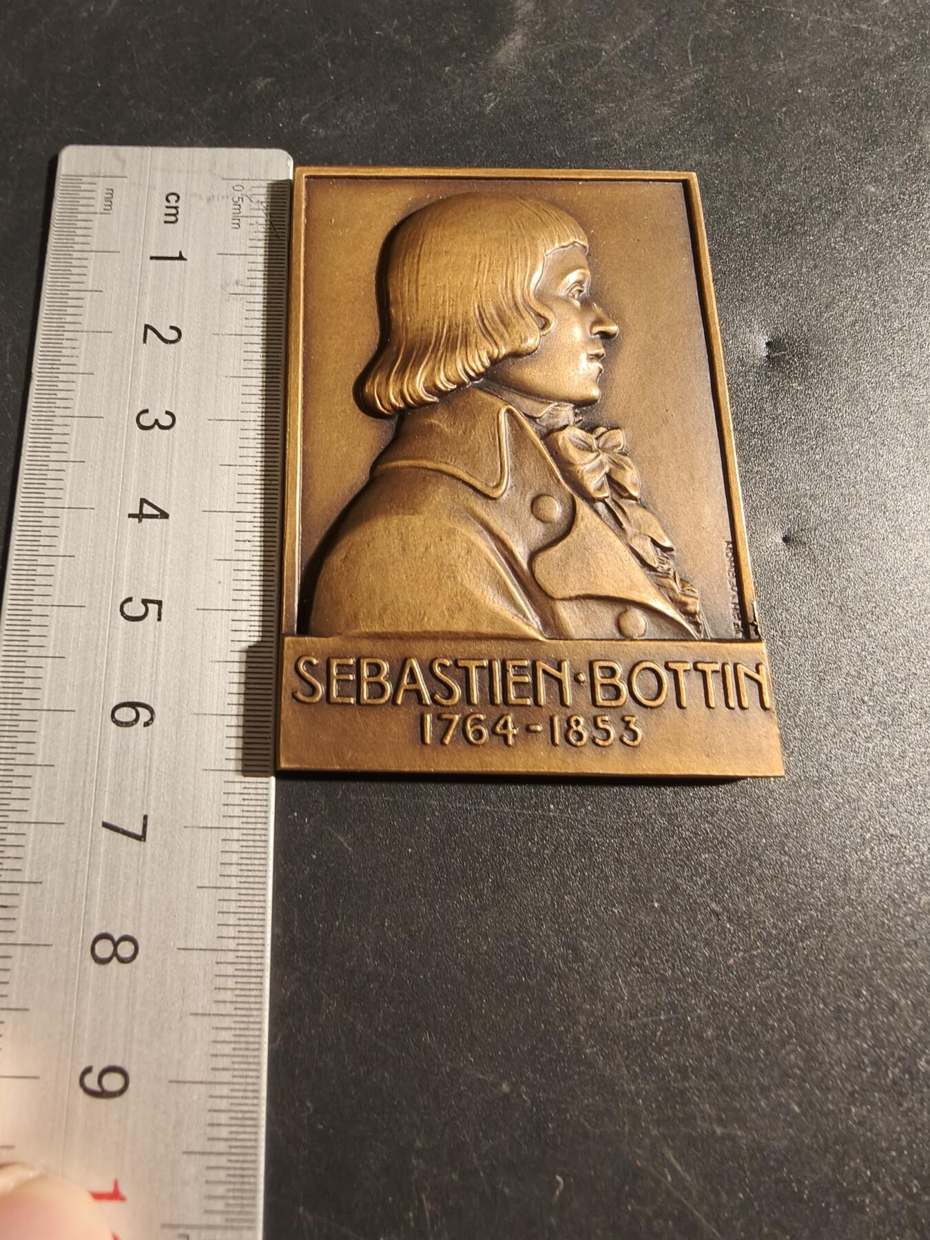 老王徽章第171期 法国著名作家塞巴斯蒂安·博坦大铜章     带盒子     尺寸44×65mm     重量106.6g