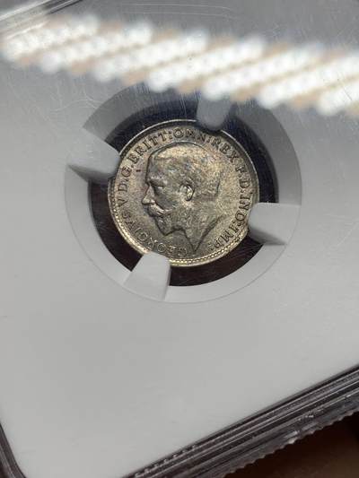 《竞宝斋》第449场 周日，周一，周二  3场连拍 （全场包邮，欢迎送拍） NGC MS64 英国1919年3便士银币 高银版本 包浆好看 值得入手
