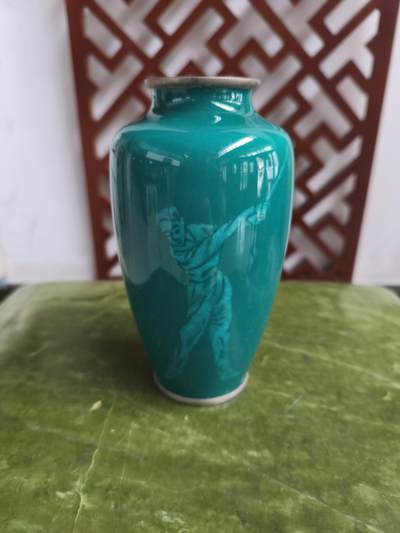 海外回流精品拍卖12.28 - 日本回流七宝烧花瓶一只