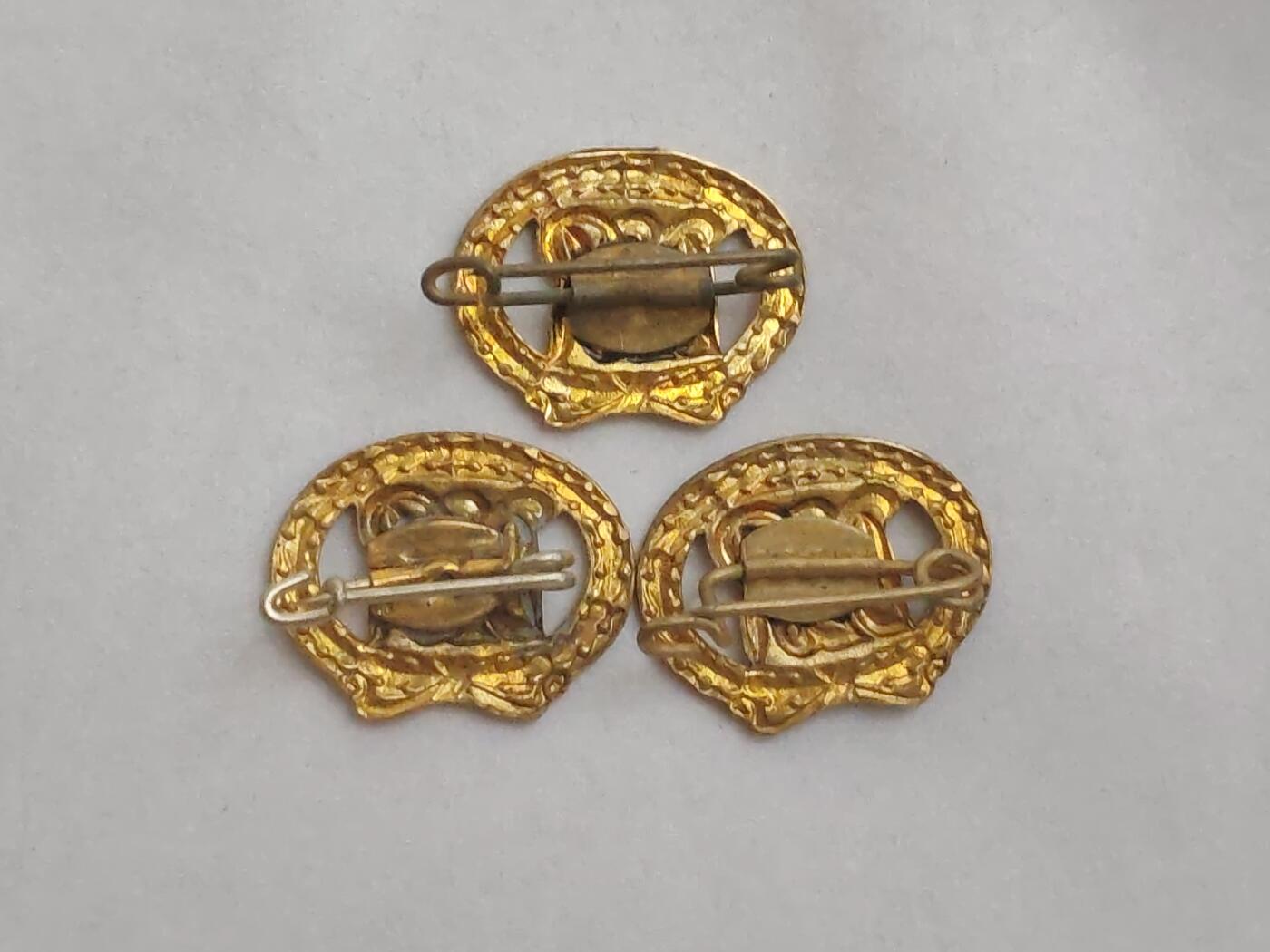 韵星假日拍卖第三十三期 -- Rimey Holidays Auction 33 民主德国金级体育技能证章mini一组