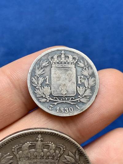 《竞宝斋》第449场 周日，周一，周二  3场连拍 （全场包邮，欢迎送拍） 两枚一组 法国1830年巴黎造币厂查理十世5法郎/1法郎银币，查理十世在位最后一年，稀少。