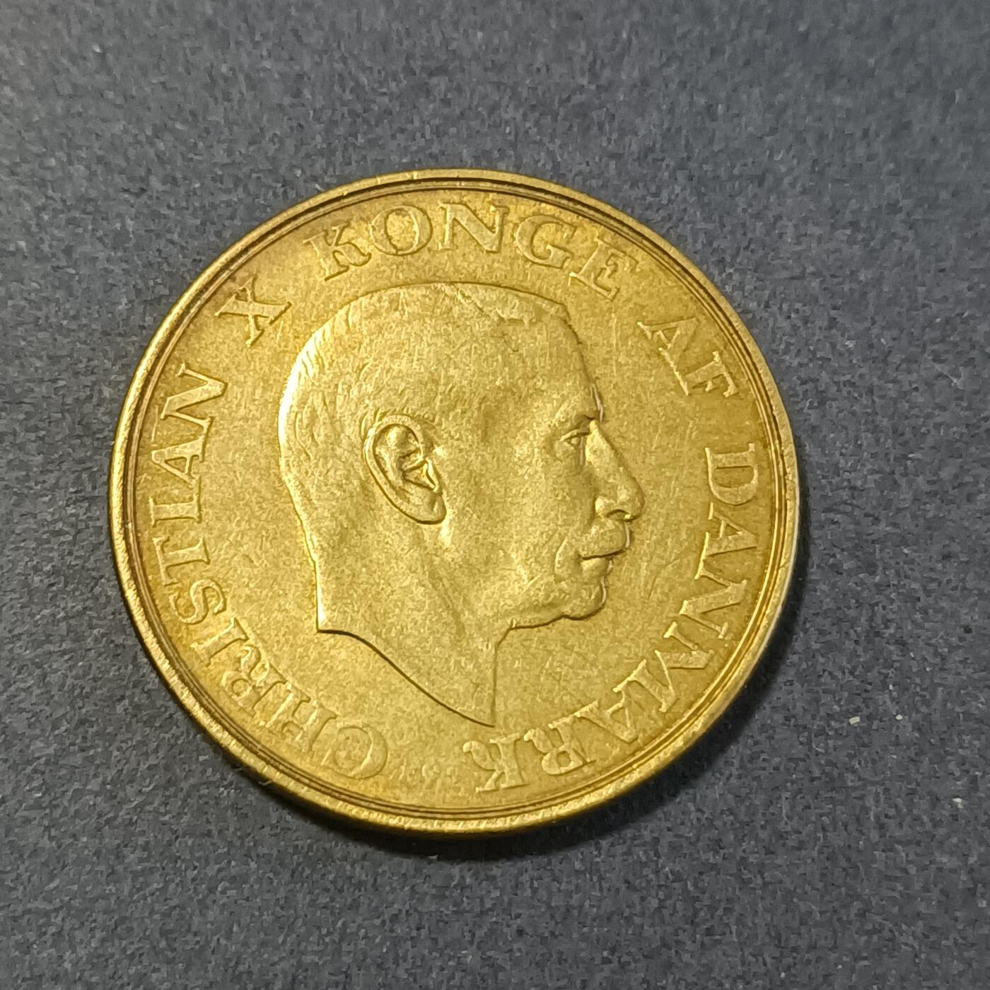 【游宝包邮场】蛇年第101期 世界各国纪念币 丹麦-1克朗 1945年 克里斯蒂安十世