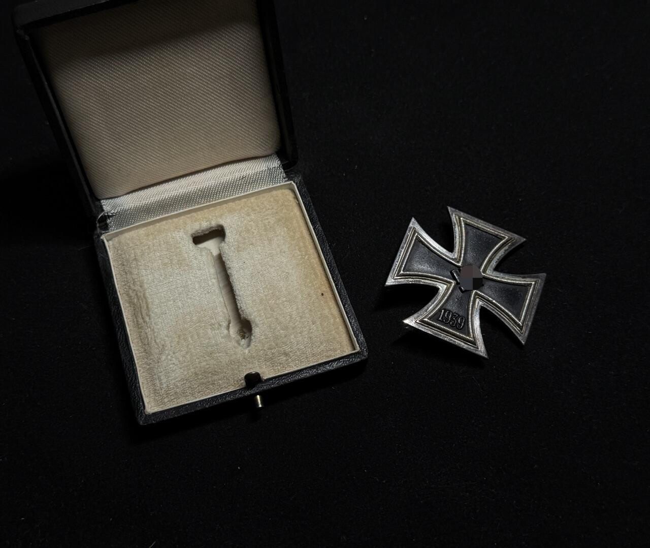 欢庆元旦！戎马世界章牌大赏第109期元旦大拍 铭记历史！德国二战一级铁十字勋章，带盒