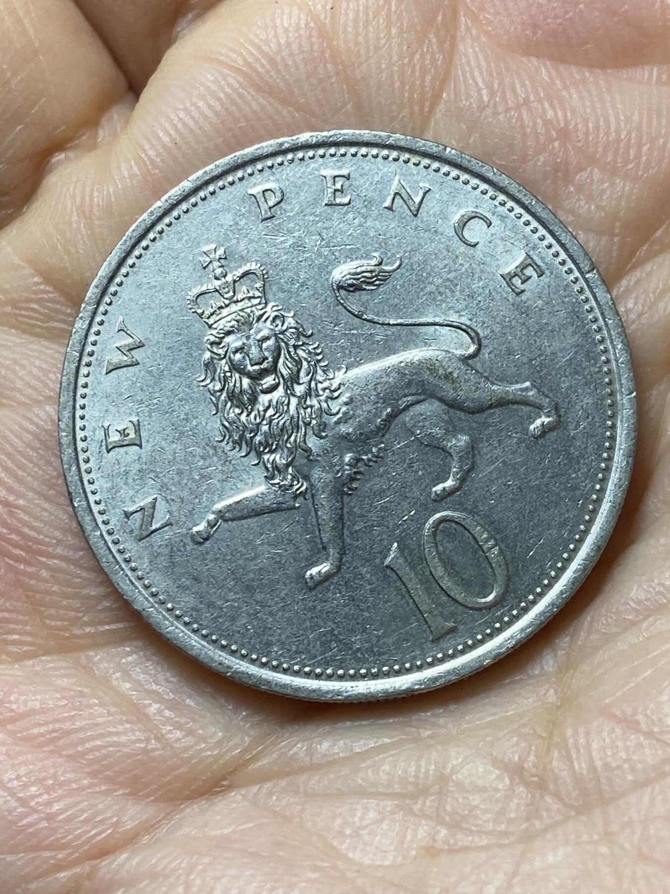 2025年第一百四十四场(总第一百七十场）品种丰富英国一线回流散币年末特拍场第一场(免佣金) 英国🇬🇧1977年10新便士(伊丽莎白二世中年花冠，十进制第一版)