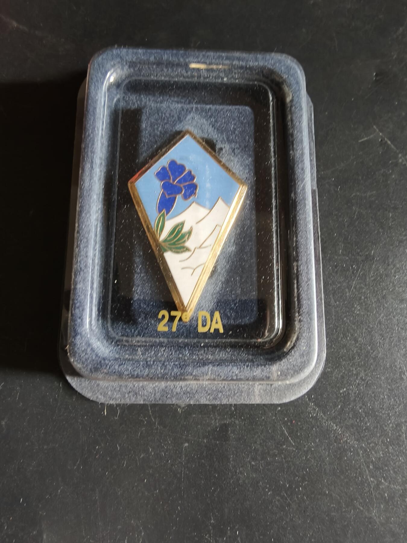 老王徽章第171期 法国第27步兵师证章    原盒