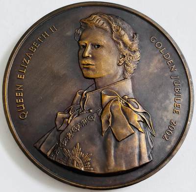文馨钱币收藏第 286 场，圣诞节专场【 长期接收代拍品低至 0 佣金】 - 2002 年英国伊丽莎白在为 70 周年大型纪念章（可能是后铸品）