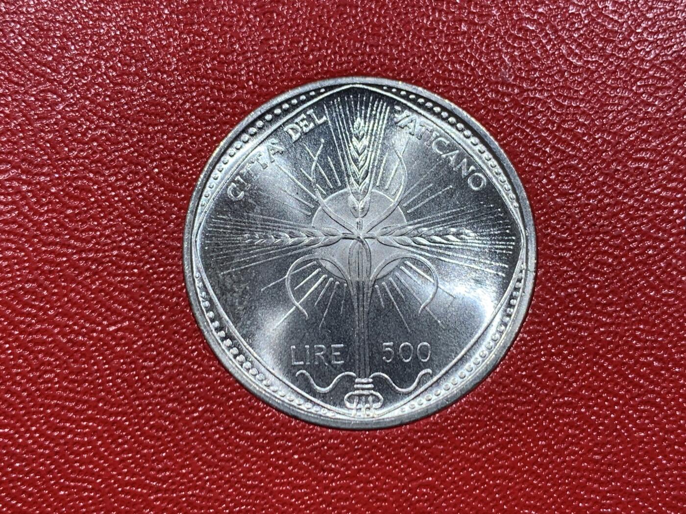 《竞宝斋》第449场 周日，周一，周二  3场连拍 （全场包邮，欢迎送拍） 梵蒂冈1968年8枚套币 带1枚500里拉银币