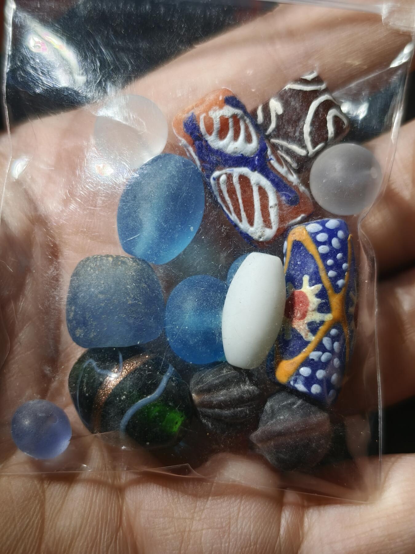 97期回流戒指饰品杂件纪念章丝路钱币专场 中亚回流珠子