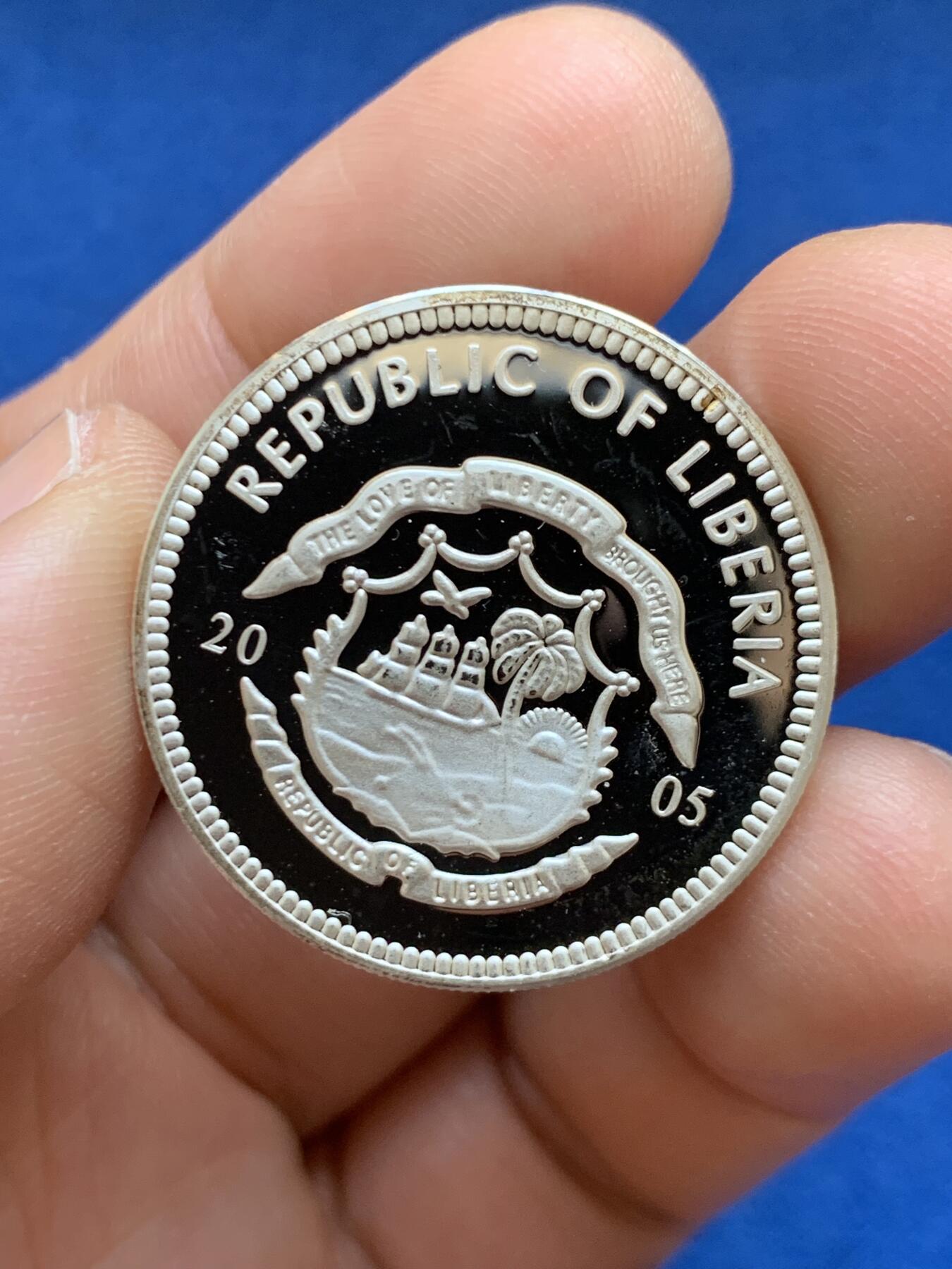 《竞宝斋》第449场 周日，周一，周二  3场连拍 （全场包邮，欢迎送拍） 利比里亚2005年纪念2008年北京夏季奥运会5元精制小银币 999银 约10克