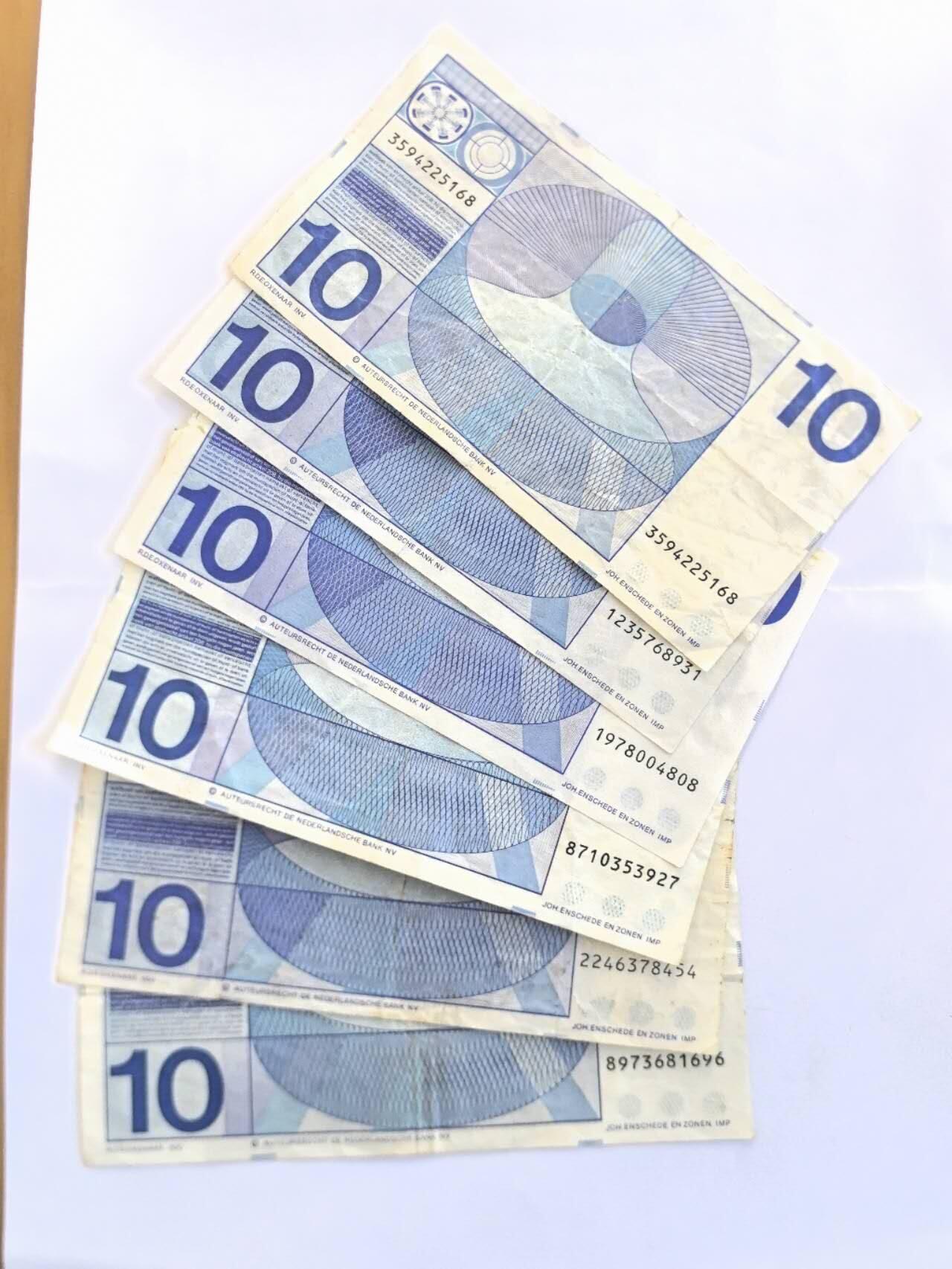 各国外币第104期 无佣金 荷兰10盾1968年 6张 8品