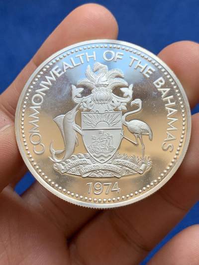 《竞宝斋》第449场 周日，周一，周二  3场连拍 （全场包邮，欢迎送拍） 巴哈马1974年精制5元银币，43.1克，925银，经典现代银币品种，设计精美