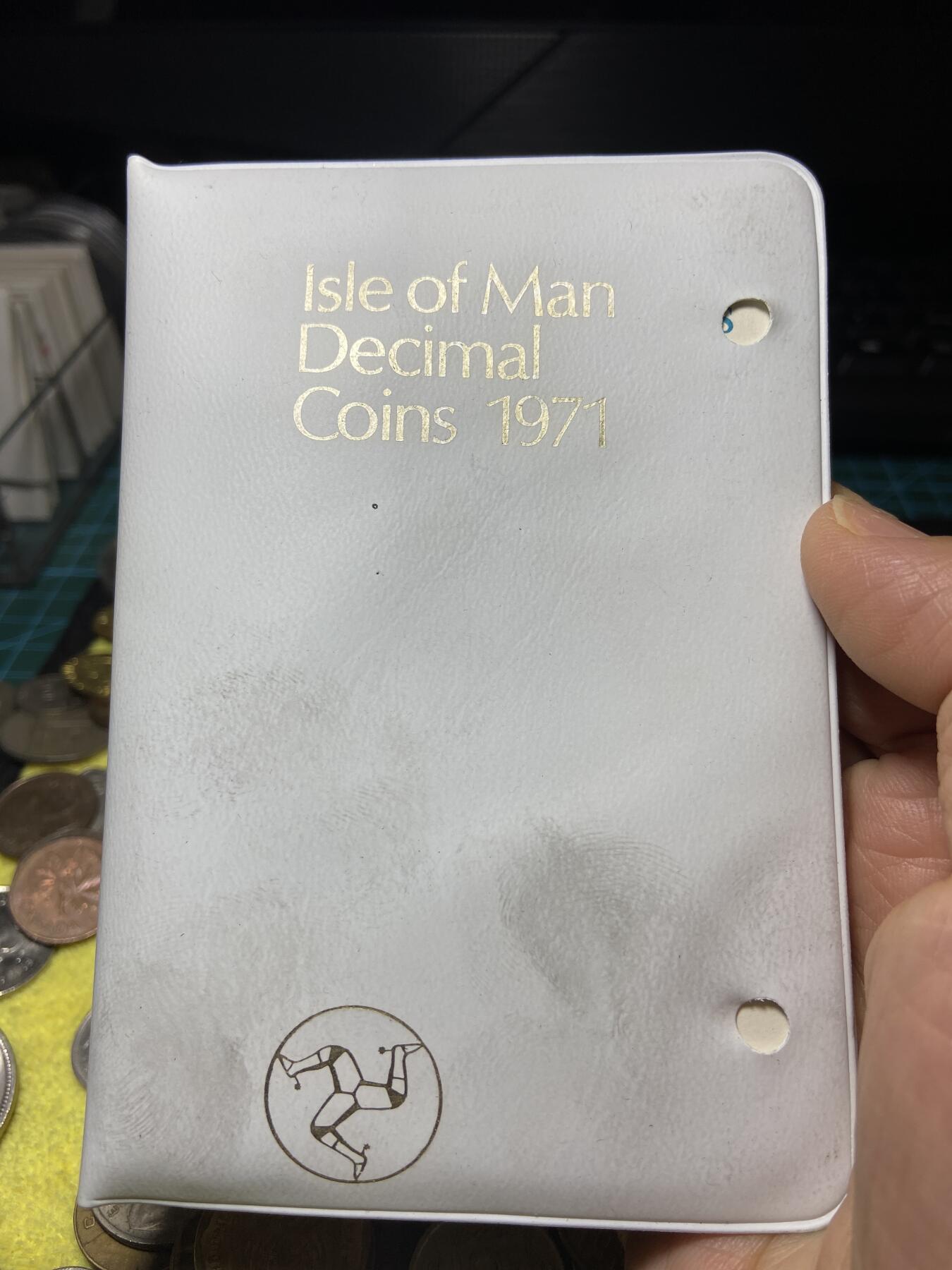 2025年第一百四十四场(总第一百七十场）品种丰富英国一线回流散币年末特拍场第一场(免佣金) 全新–英属马恩岛🇮🇲1971年十进制首发套币(伊丽莎白二世中年花冠，十进制第一套首发年)