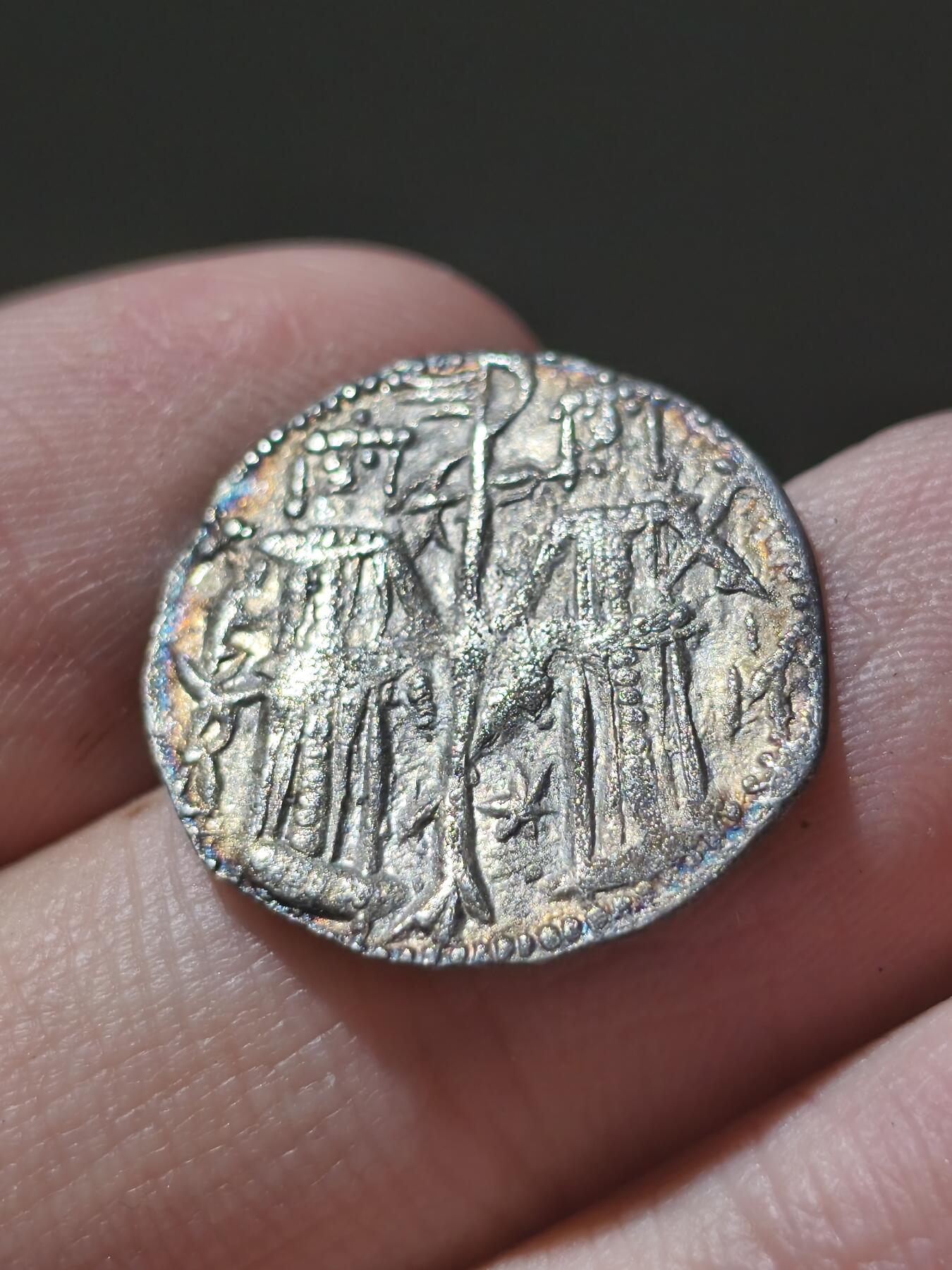 星盘世界钱币十二月二十七日古典币专场 中世纪 - 保加利亚王国仿拜占庭式格罗申银币，同类打制中算为不错的品相，三双眼睛均清晰可见