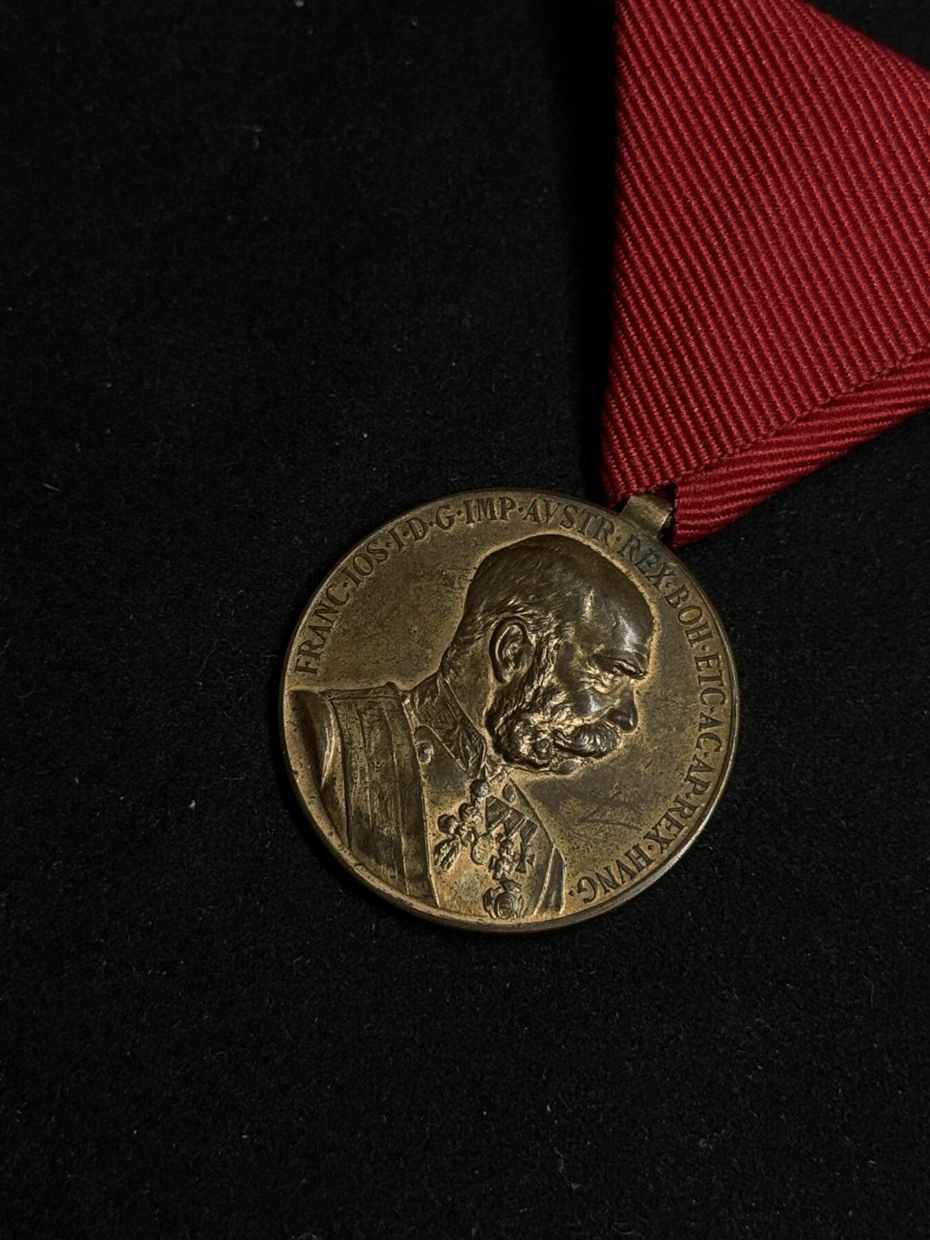 欢庆元旦！戎马世界章牌大赏第109期元旦大拍