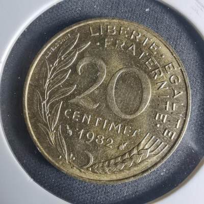 沼泽如烟--第942场 - 法国1982年20分