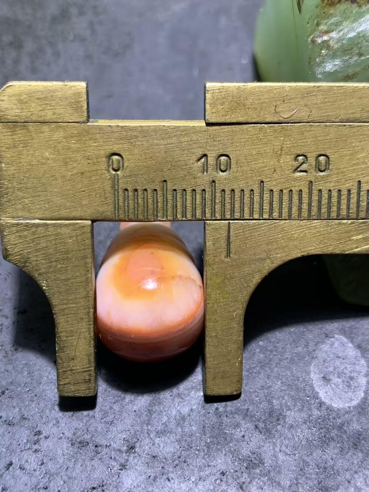 川料南红玛瑙通货一体佛头三通一个，