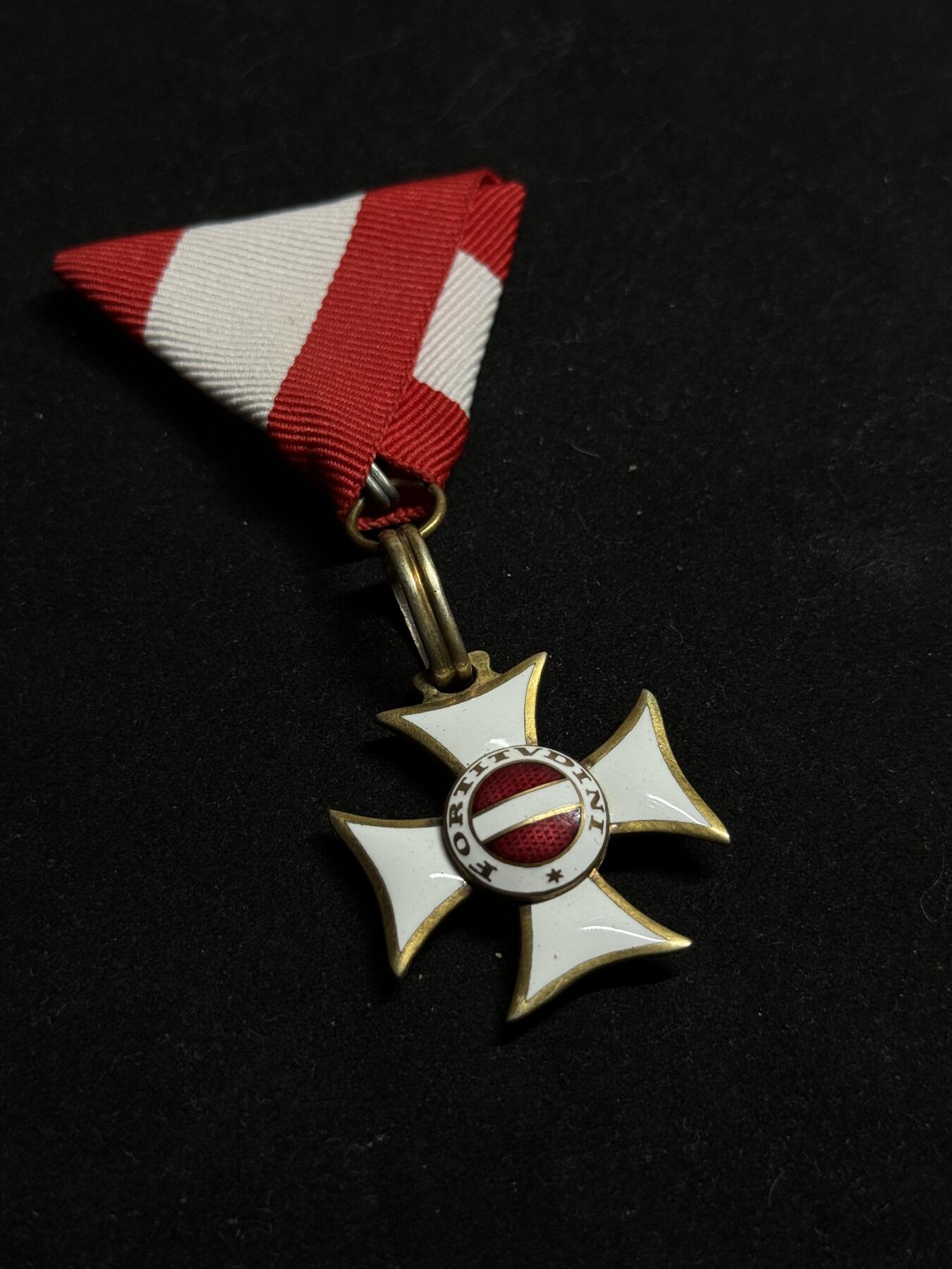 欢庆元旦！戎马世界章牌大赏第109期元旦大拍