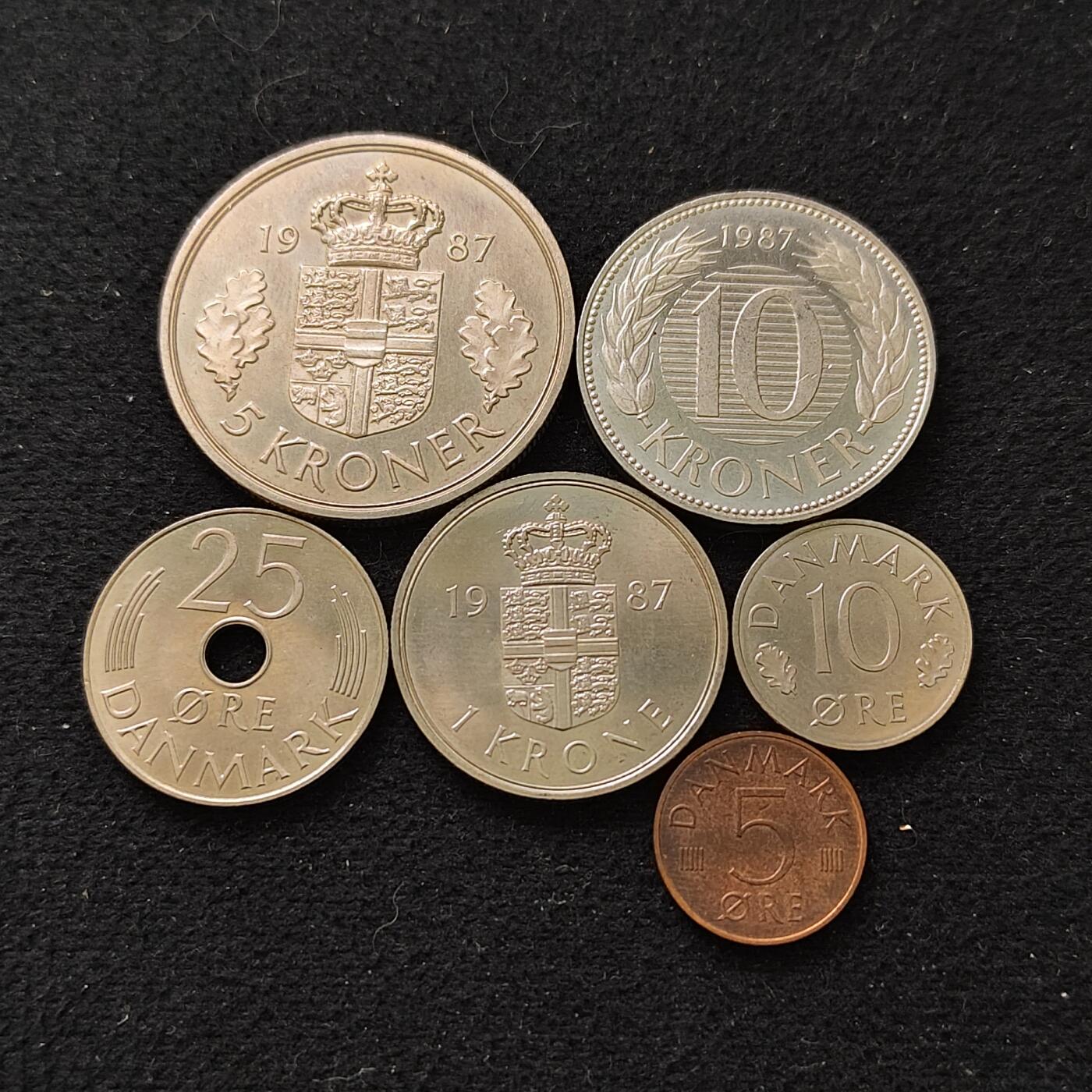 【全场包邮】纯粹捡漏拍488场（免费代拍第25场） 丹麦1987年玛格丽特二世女王6枚套币