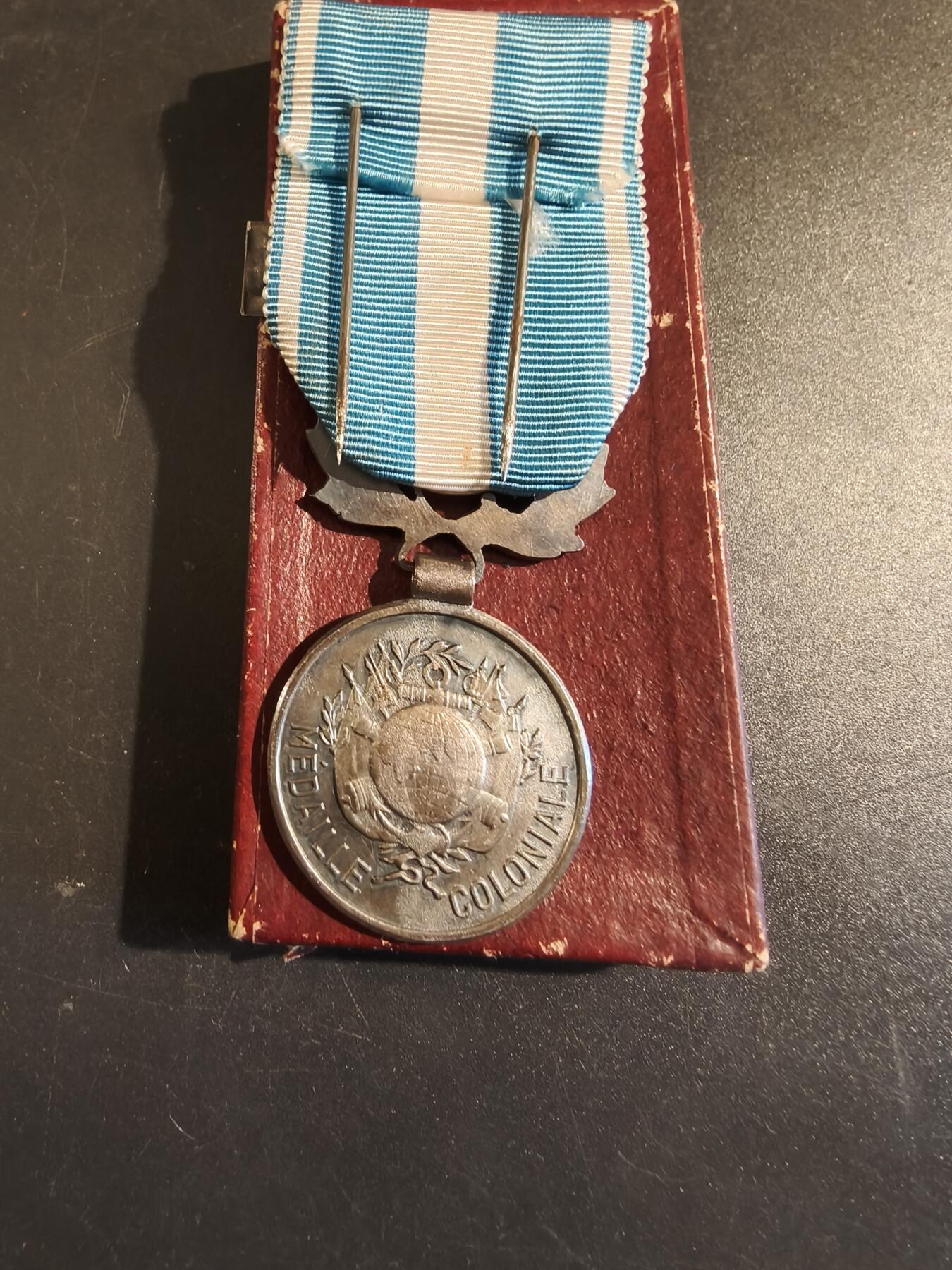 老王徽章第171期 法国殖民奖章    远东勋条    带纸盒