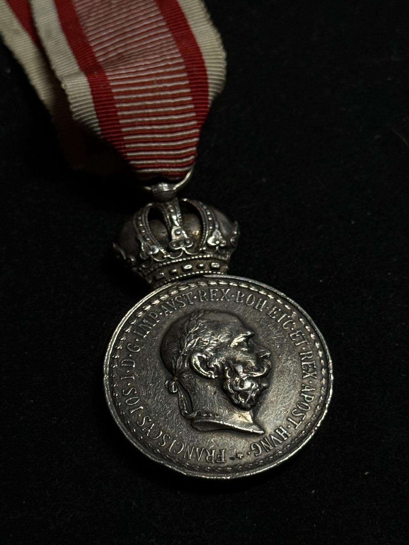 欢庆元旦！戎马世界章牌大赏第109期元旦大拍 奥匈帝国银级军事功绩奖章，银制，外授无十字架版，1890年设立，授予军事行动中表现突出的军官