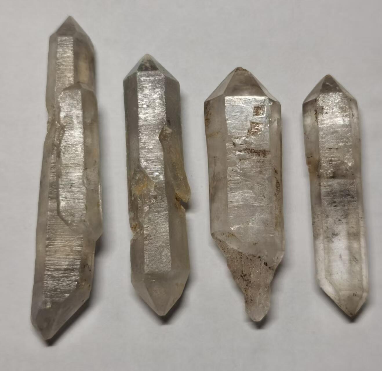 七河·世界钱币杂件水晶矿标小拍（总第31期） 藏家出品 X656（5） 云贵闪灵水晶 长条状4 件 本件拍品由合作藏家邮寄