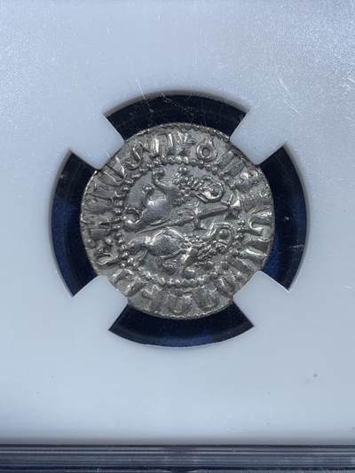 《竞宝斋》第449场 周日，周一，周二  3场连拍 （全场包邮，欢迎送拍） 无名王 AU 亚美尼亚 1198-1219年 1Tram 银币 莱翁二世在位时期发行 背双狮图案 打制一流 细节极美 中世纪币热门品种