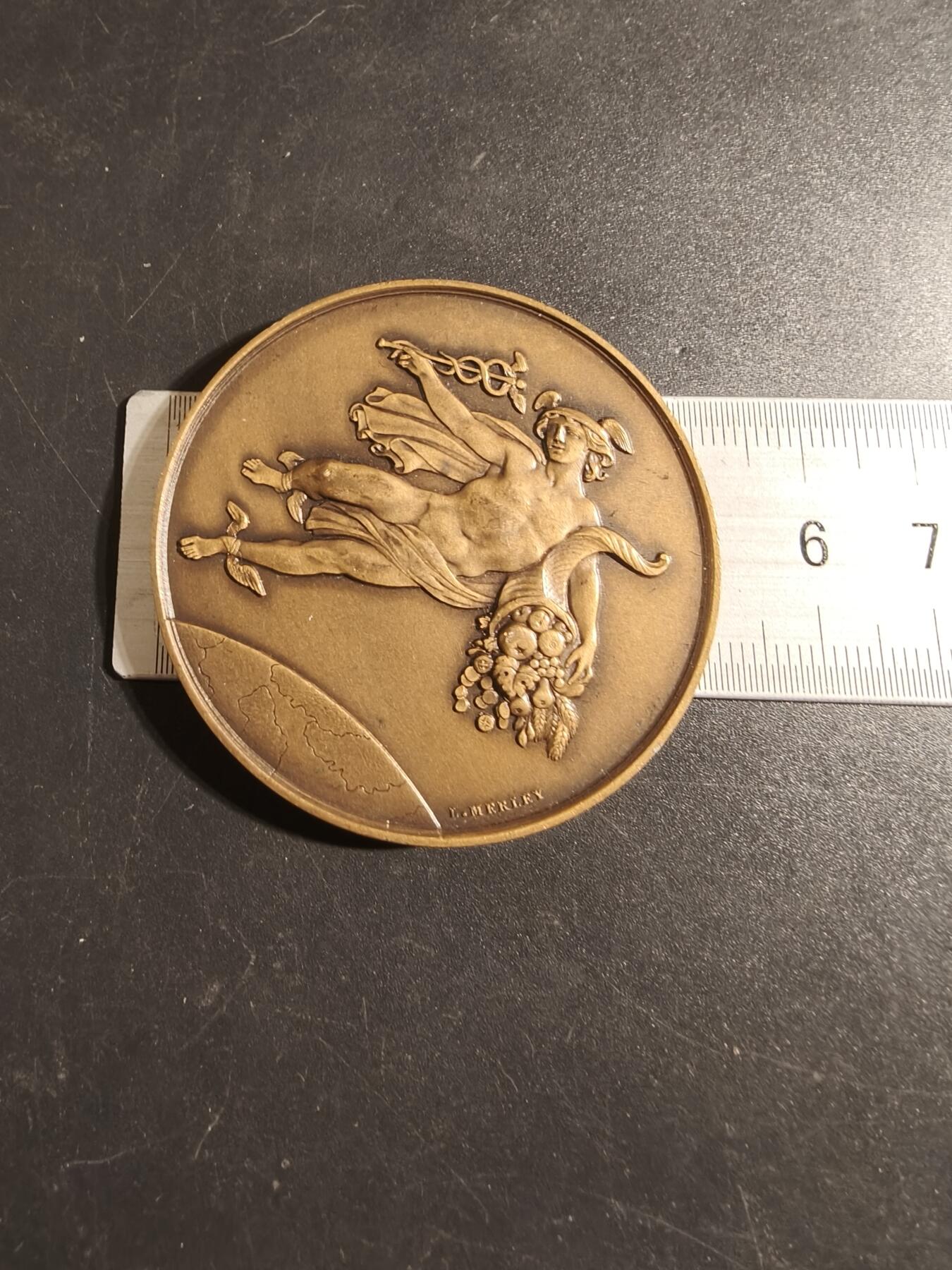 老王徽章第171期 法国墨丘利大铜章    路易·梅利作品    直径50mm     重量60g