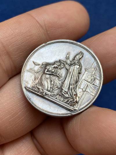 《竞宝斋》第449场 周日，周一，周二  3场连拍 （全场包邮，欢迎送拍） 婚礼银章 9.9克 27.2mm 1873 蜜蜂银标 边铭刻字