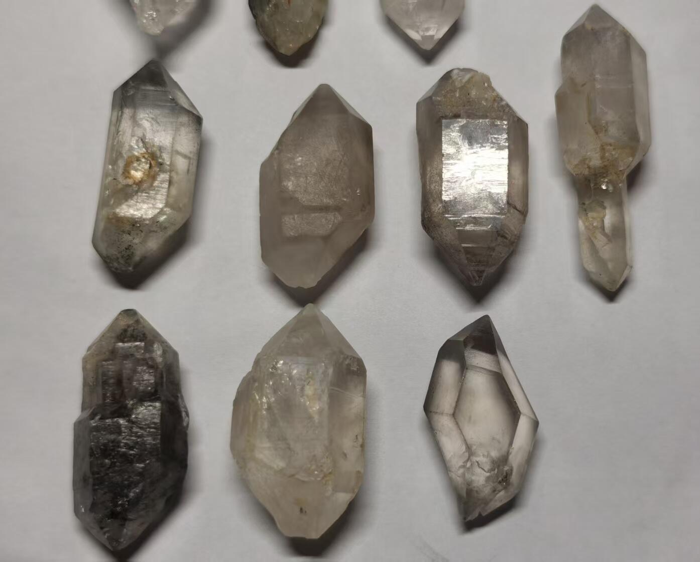 七河·世界钱币杂件水晶矿标小拍（总第31期） 藏家出品 X658 云贵闪灵水晶 一组10件 本件拍品由合作藏家邮寄