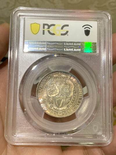 《竞宝斋》第449场 周日，周一，周二  3场连拍 （全场包邮，欢迎送拍） PCGS MS64 英国 1893年 维多利亚披纱佛罗林银币 五彩包浆 光度也很好 值得关注