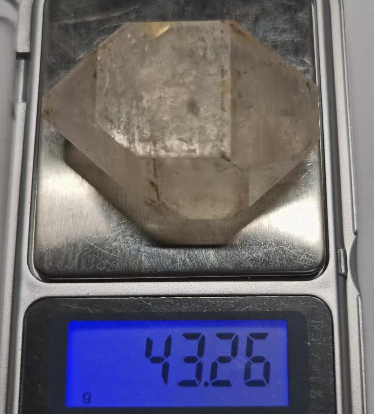 七河·世界钱币杂件水晶矿标小拍（总第31期） 藏家出品 X660（4） 云贵闪灵水晶 原石手握 本件拍品由合作藏家邮寄