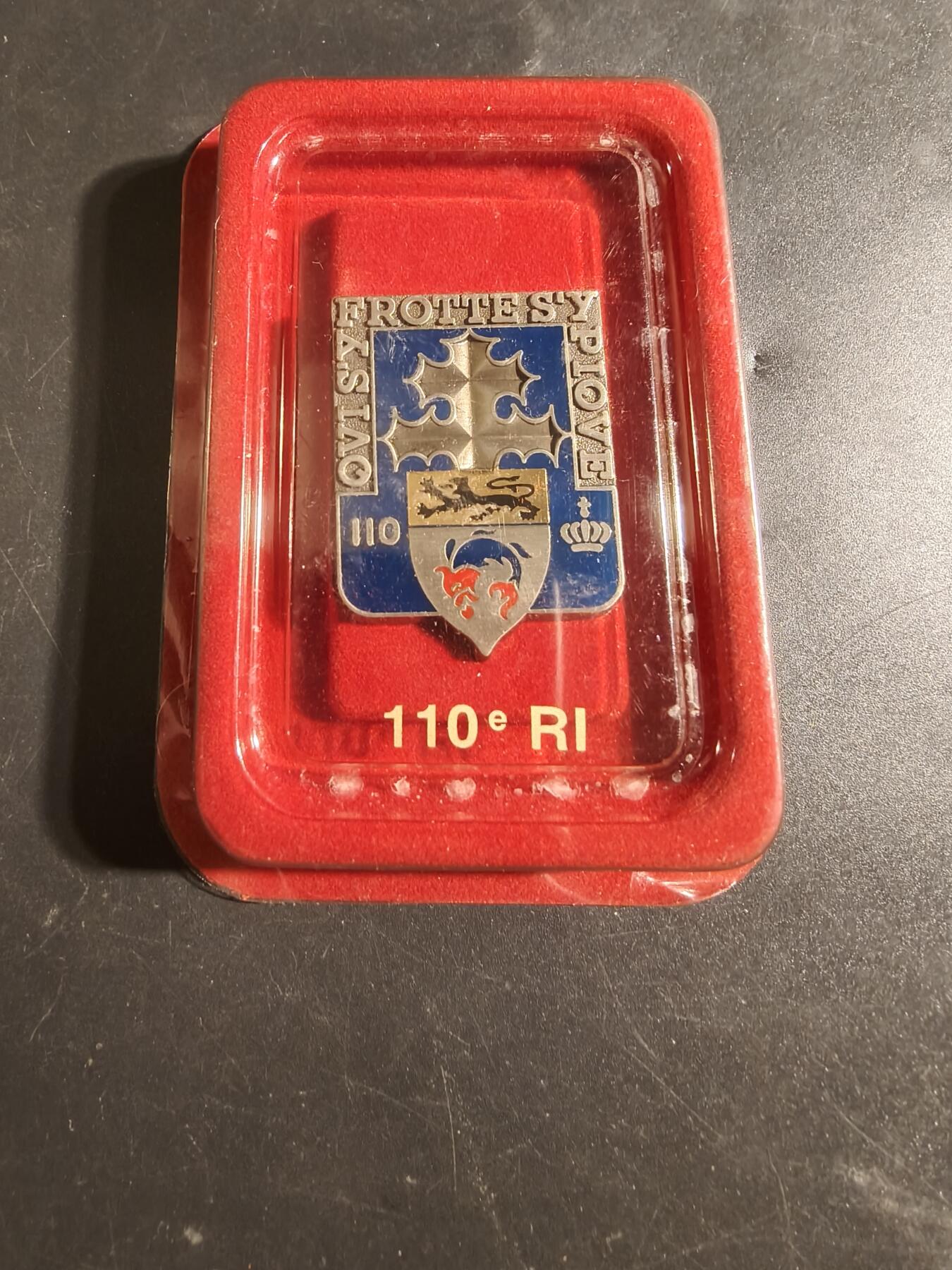 老王徽章第171期 法国第110步兵团证章    原盒