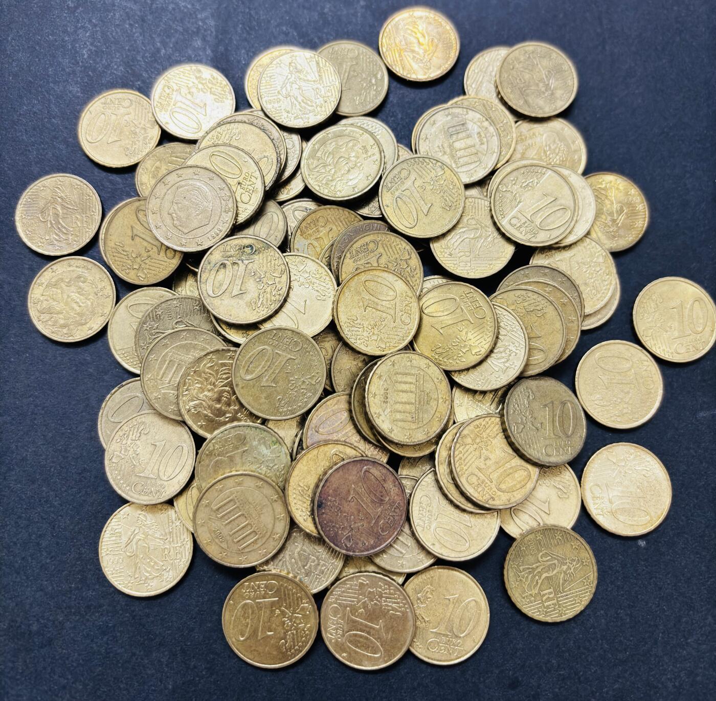 文馨钱币收藏第 286 场，圣诞节专场【 长期接收代拍品低至 0 佣金】 欧盟各国 10 欧分，有少见国家，原铜光很多 100 枚，折合 10 欧元