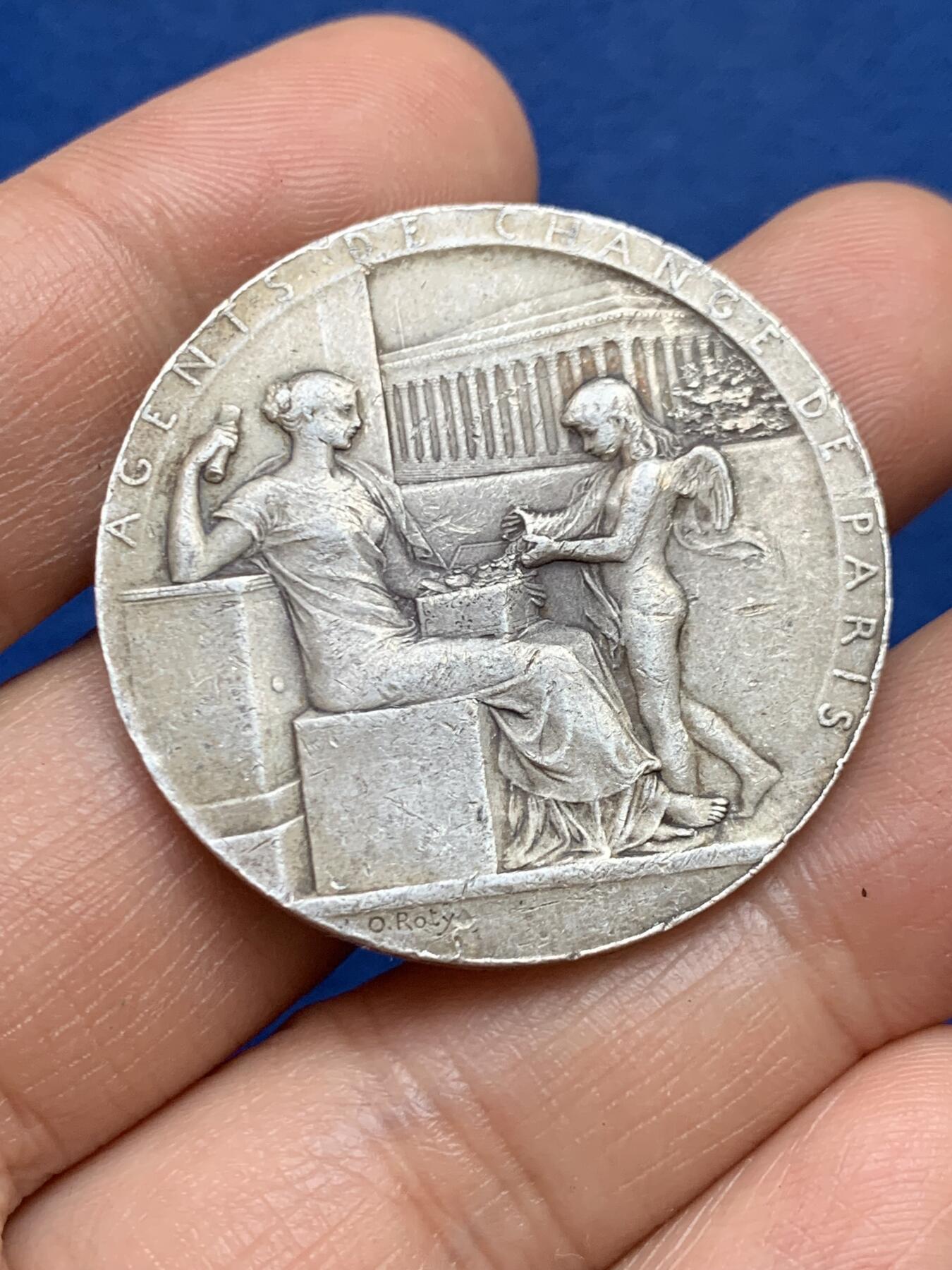 《竞宝斋》第449场 周日，周一，周二  3场连拍 （全场包邮，欢迎送拍） 法国1898年巴黎证券交易所纪念银章，Roty罗蒂作品，丰饶角AR，37mm，20.3克