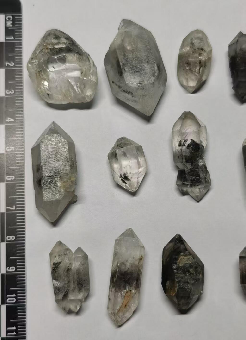 七河·世界钱币杂件水晶矿标小拍（总第31期） 藏家出品 X657 云贵闪灵水晶 多品种 一组 12 件 本件拍品由合作藏家邮寄