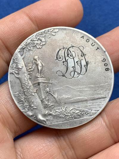 《竞宝斋》第449场 周日，周一，周二  3场连拍 （全场包邮，欢迎送拍） 罗蒂作品 婚礼银章 永恒的爱情  31.8克 41.2mm 丰饶角1银标