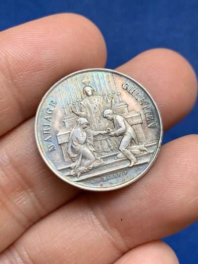 《竞宝斋》第449场 周日，周一，周二  3场连拍 （全场包邮，欢迎送拍） - 婚礼银章 5.05克 24.2mm 丰饶角银标 背面无刻字 少见版本