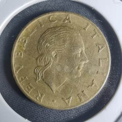 沼泽如烟--第942场 - 意大利1979年200里拉