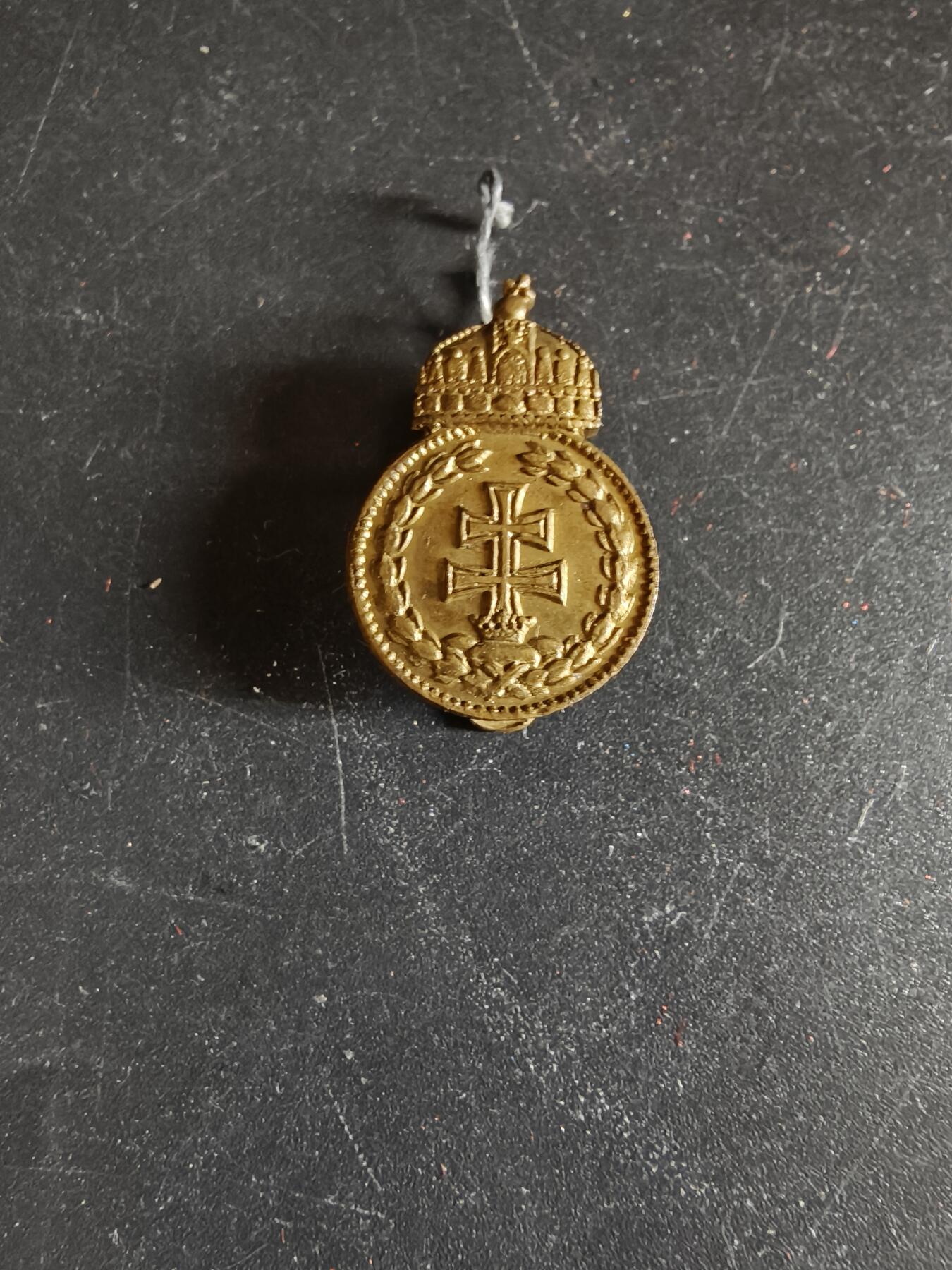 老王徽章第171期 匈牙利米克洛什·霍尔蒂功绩奖章样式证章